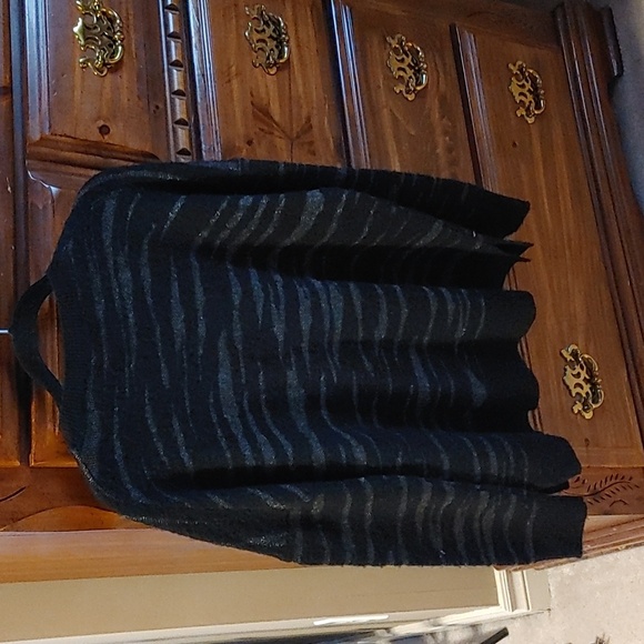 Women's ALL SAINTS Split Logo Black & Silver Tiger Striped Sweater XS Oversized - Picture 5 of 10